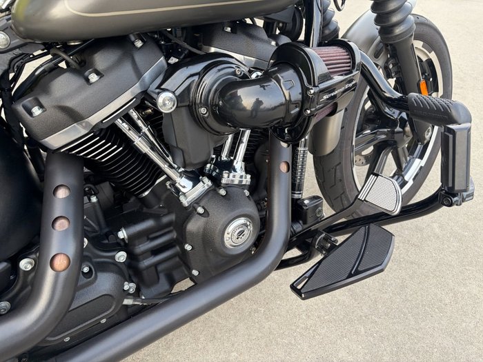 2018 HARLEY-DAVIDSON FXBB STREET BOB Grey