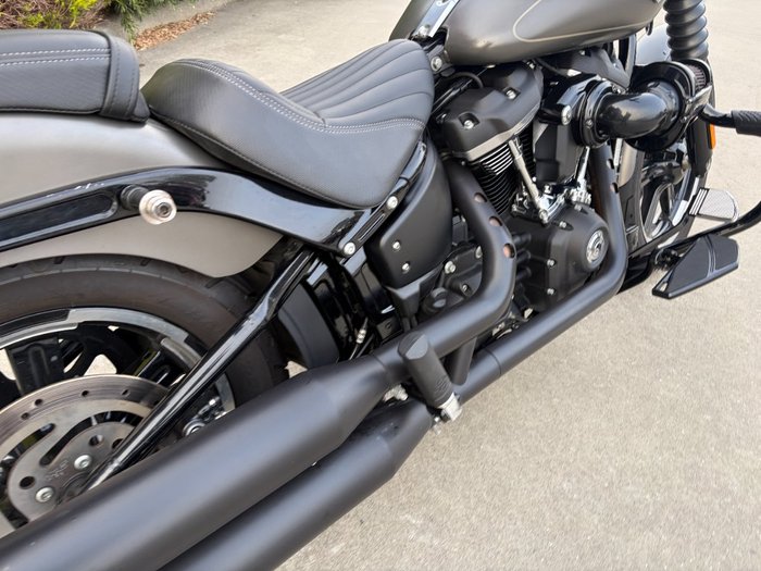 2018 HARLEY-DAVIDSON FXBB STREET BOB Grey