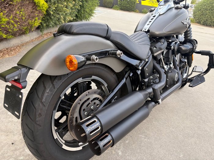 2018 HARLEY-DAVIDSON FXBB STREET BOB Grey