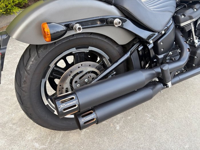 2018 HARLEY-DAVIDSON FXBB STREET BOB Grey