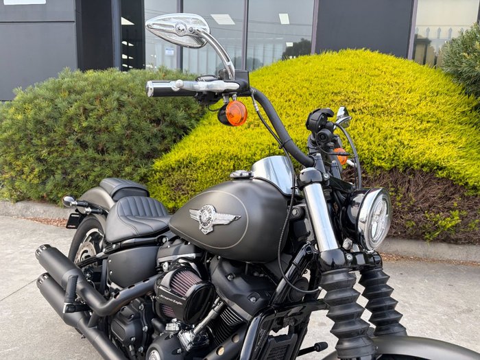 2018 HARLEY-DAVIDSON FXBB STREET BOB Grey