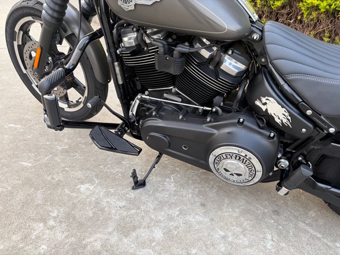 2018 HARLEY-DAVIDSON FXBB STREET BOB Grey