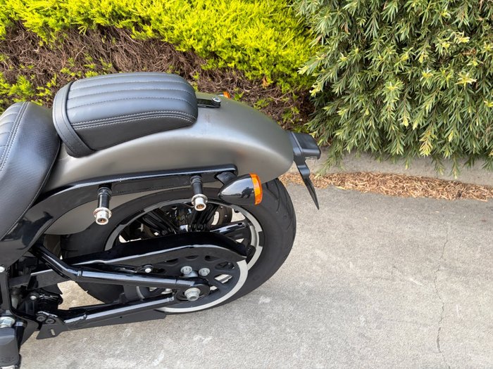 2018 HARLEY-DAVIDSON FXBB STREET BOB Grey