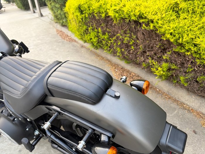 2018 HARLEY-DAVIDSON FXBB STREET BOB Grey