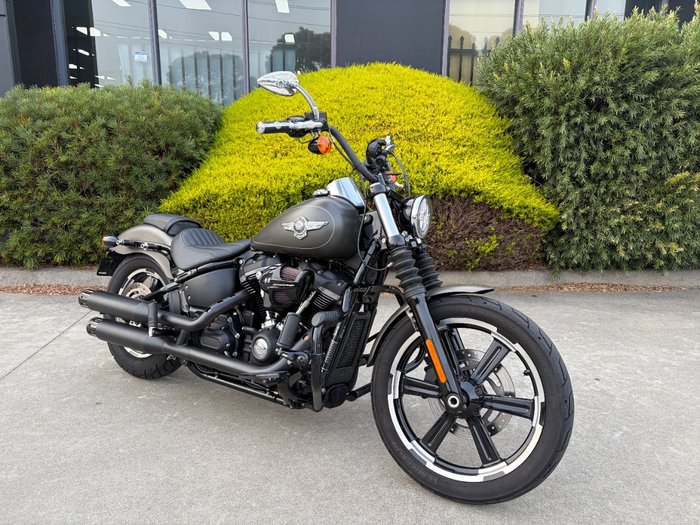 2018 HARLEY-DAVIDSON FXBB STREET BOB Grey