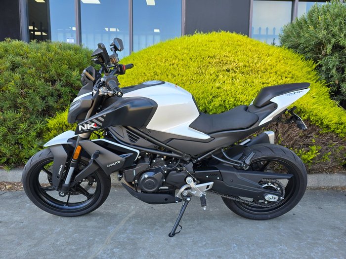 2024 CFMOTO 450 NK White