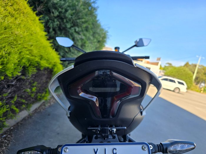 2024 CFMOTO 450 NK White