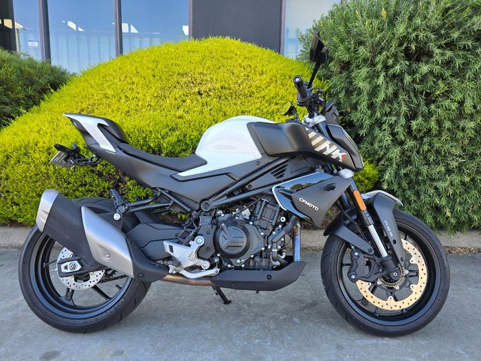 2024 CFMOTO 450 NK White