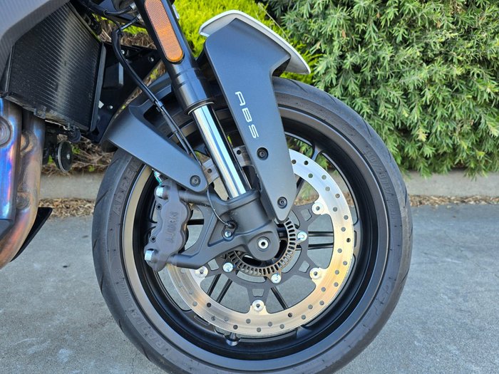 2024 CFMOTO 450 NK White