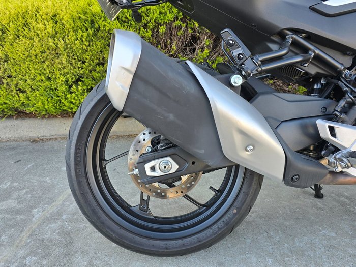 2024 CFMOTO 450 NK White