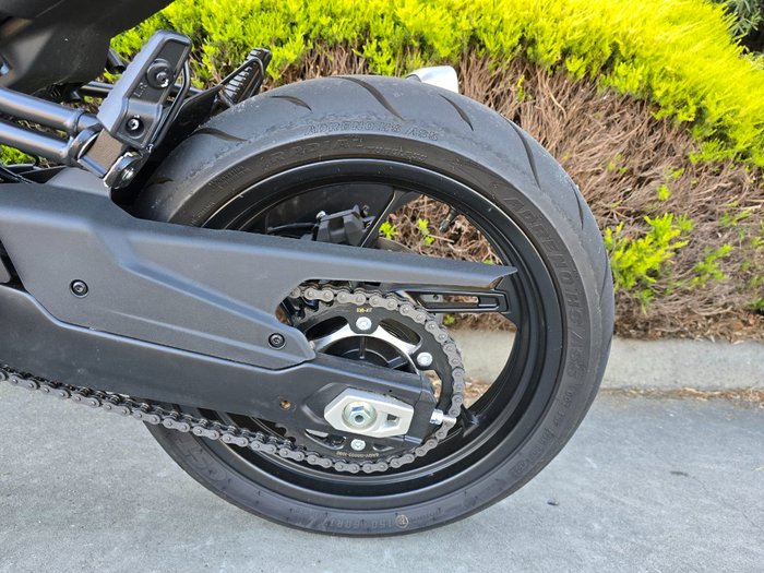 2024 CFMOTO 450 NK White