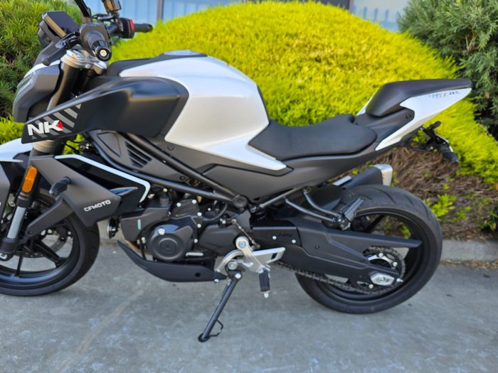 2024 CFMOTO 450 NK White