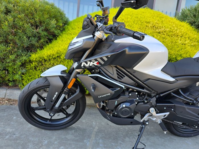 2024 CFMOTO 450 NK White