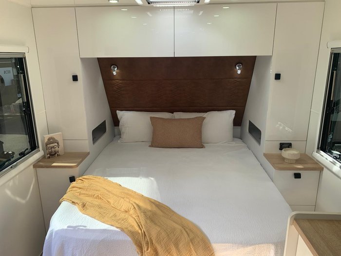 2026 Vivid Caravans Explorer 21ft Family Double Bunk