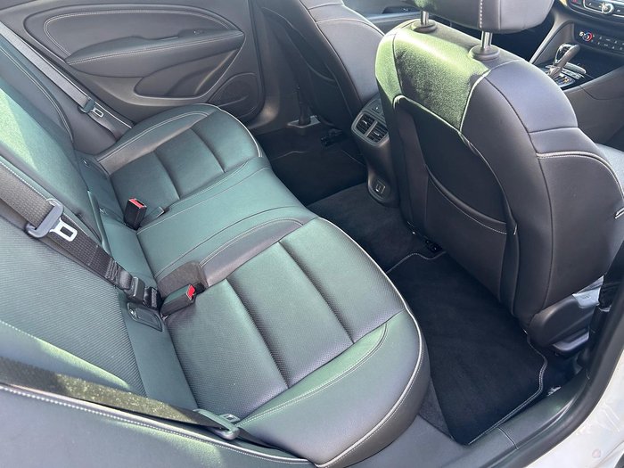 2019 Holden Calais V