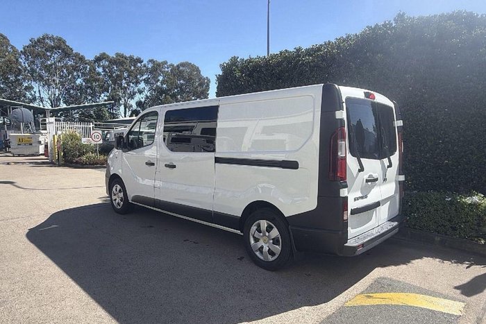 2021 Mitsubishi Express GLX