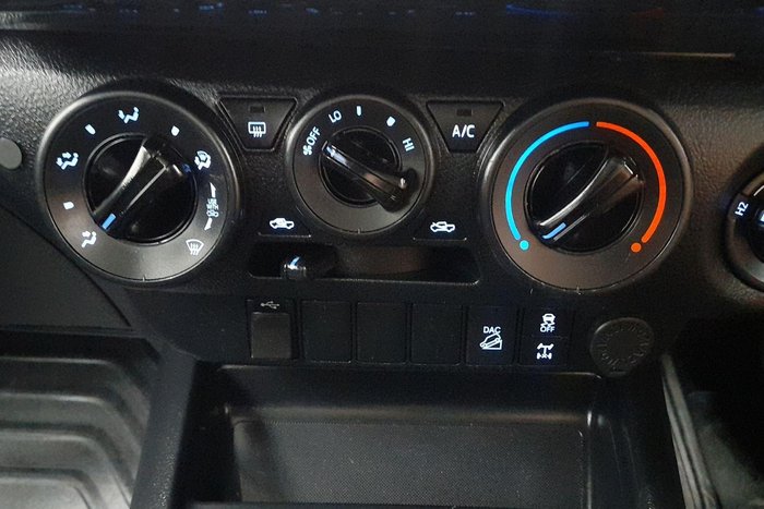 2021 Toyota Hilux SR