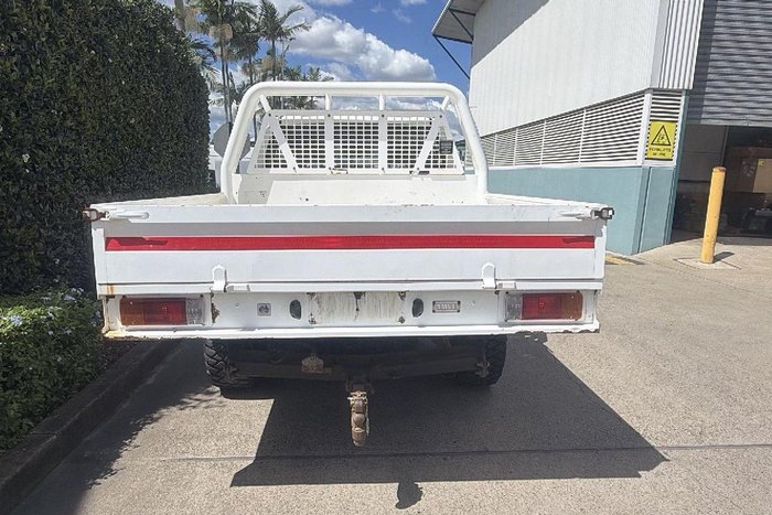 2022 Toyota Hilux SR