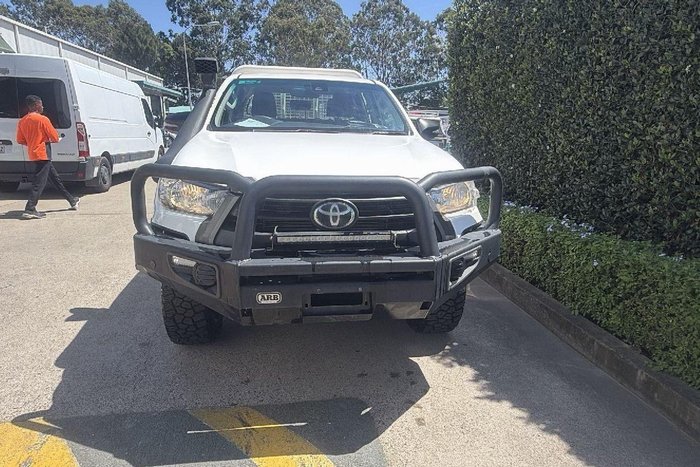 2022 Toyota Hilux SR