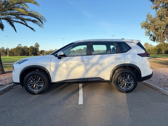 2026 Nissan X-TRAIL ST