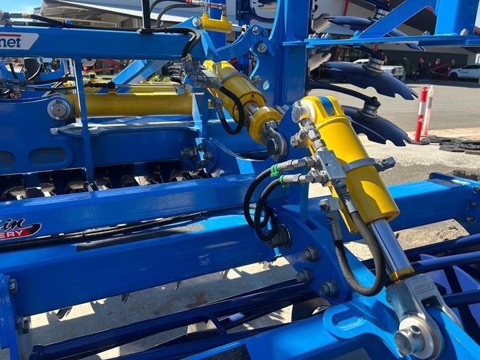 0 Farmet Softer 9Ps W Trailing Speed Disc + Tube Roller New BLUE