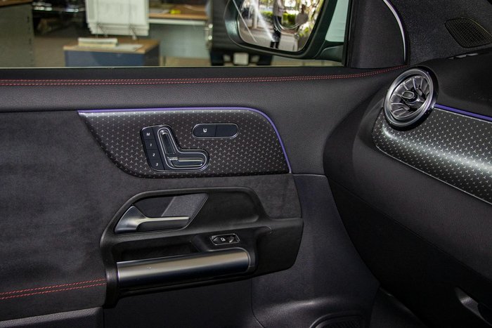 2025 Mercedes-Benz GLA-Class GLA200