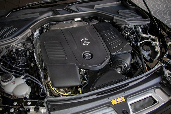 2025 Mercedes-Benz GLC-Class GLC300