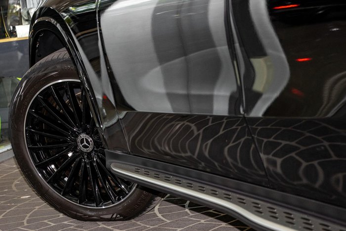 2025 Mercedes-Benz GLC-Class GLC300