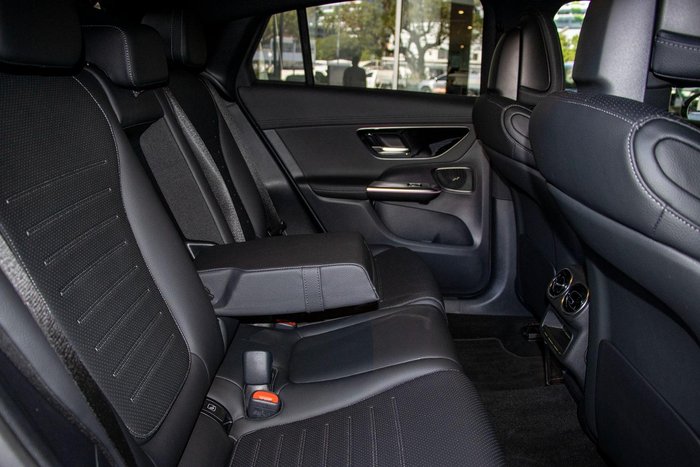 2025 Mercedes-Benz GLC-Class GLC300