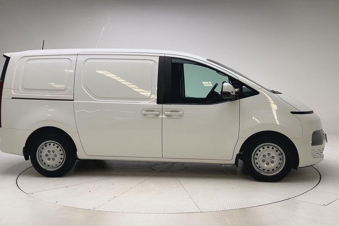2022 Hyundai STARIA LOAD