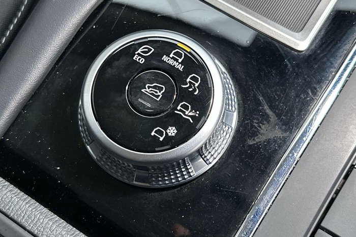 2023 Mitsubishi Outlander ES