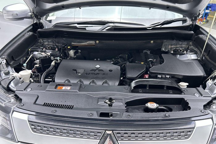 2021 Mitsubishi Outlander LS