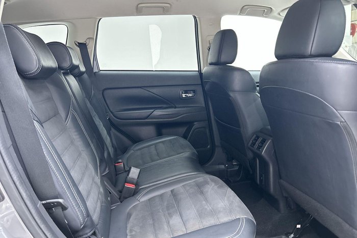 2021 Mitsubishi Outlander LS