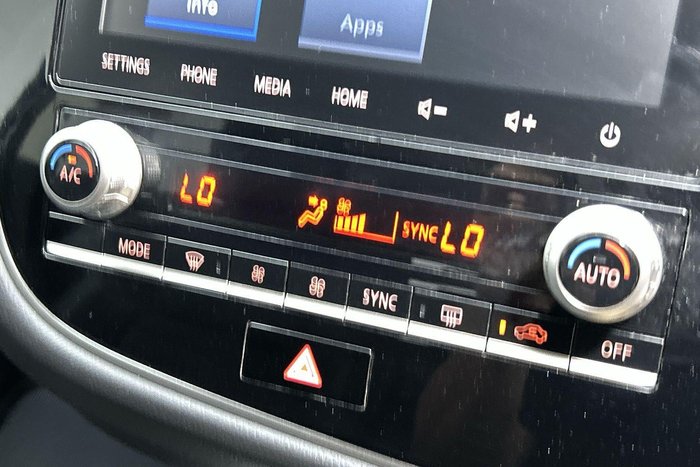 2021 Mitsubishi Outlander LS