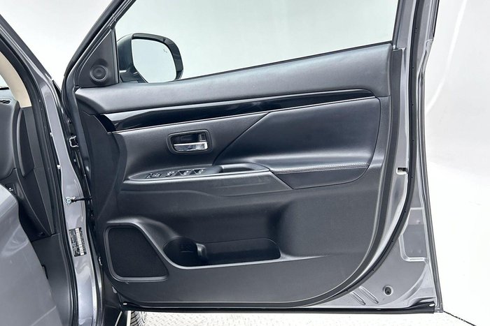 2021 Mitsubishi Outlander LS