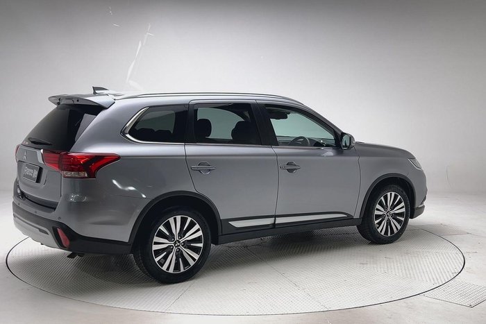 2021 Mitsubishi Outlander LS