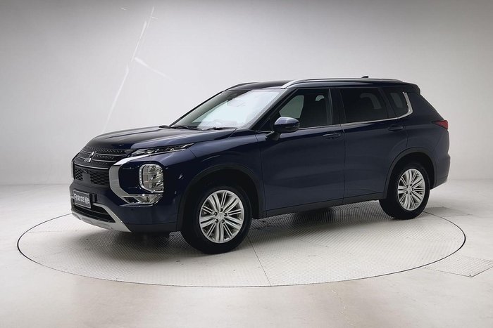 2023 Mitsubishi Outlander LS