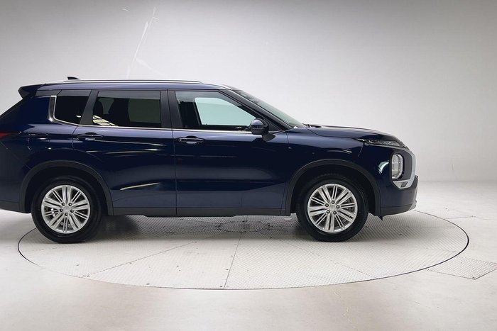 2023 Mitsubishi Outlander LS