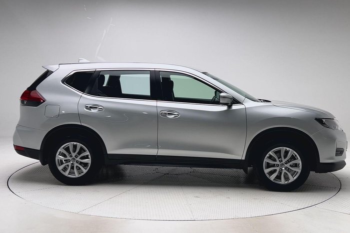 2022 Nissan X-TRAIL ST