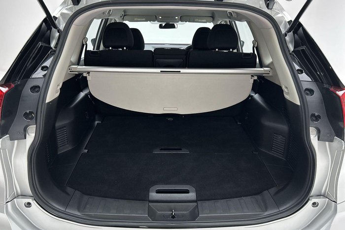 2022 Nissan X-TRAIL ST