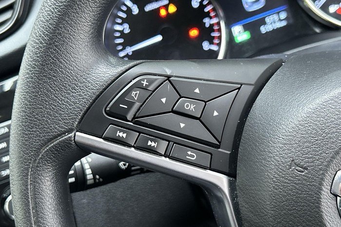 2022 Nissan X-TRAIL ST