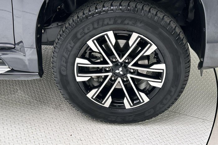 2023 Mitsubishi Pajero Sport GLS