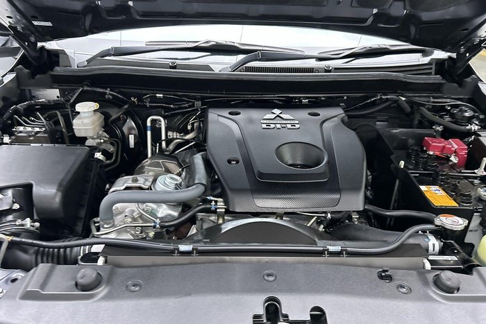 2023 Mitsubishi Pajero Sport GLS