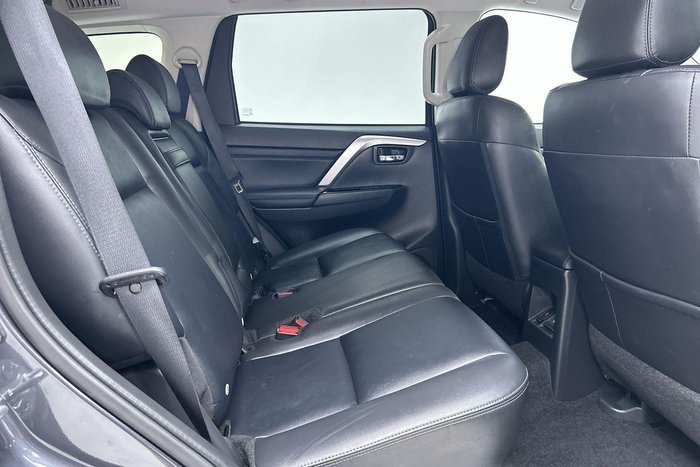 2023 Mitsubishi Pajero Sport GLS