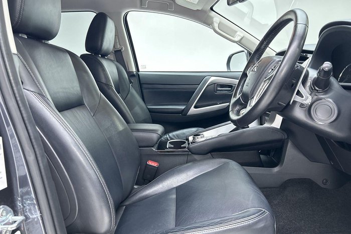 2023 Mitsubishi Pajero Sport GLS