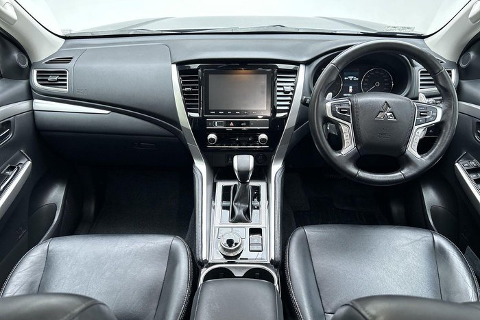 2023 Mitsubishi Pajero Sport GLS