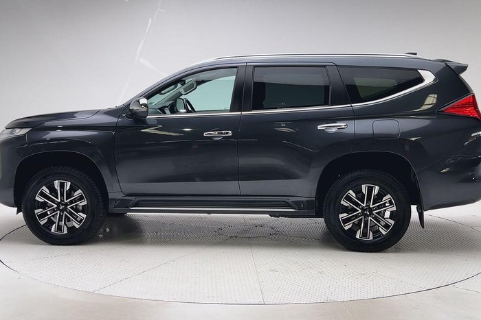 2023 Mitsubishi Pajero Sport GLS