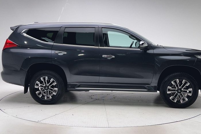 2023 Mitsubishi Pajero Sport GLS