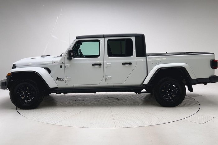 2022 Jeep Gladiator Night Eagle