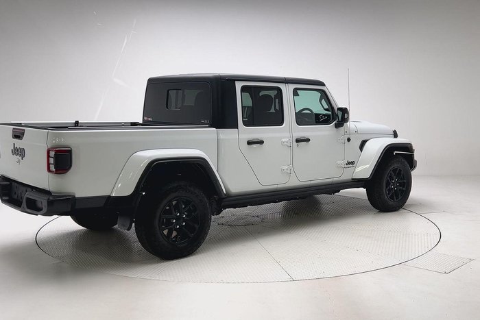 2022 Jeep Gladiator Night Eagle